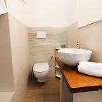 Svevas Cozy With Sea View Semesterbostad
